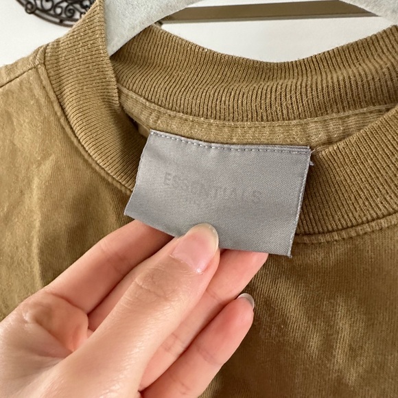 Essentials top - Picture 6 of 6